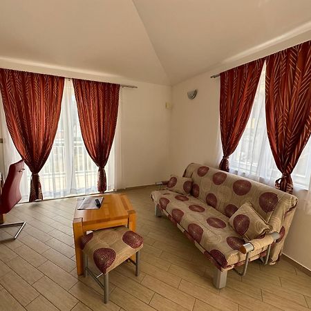 Apartments Villa Eva สลาโน ภายนอก รูปภาพ