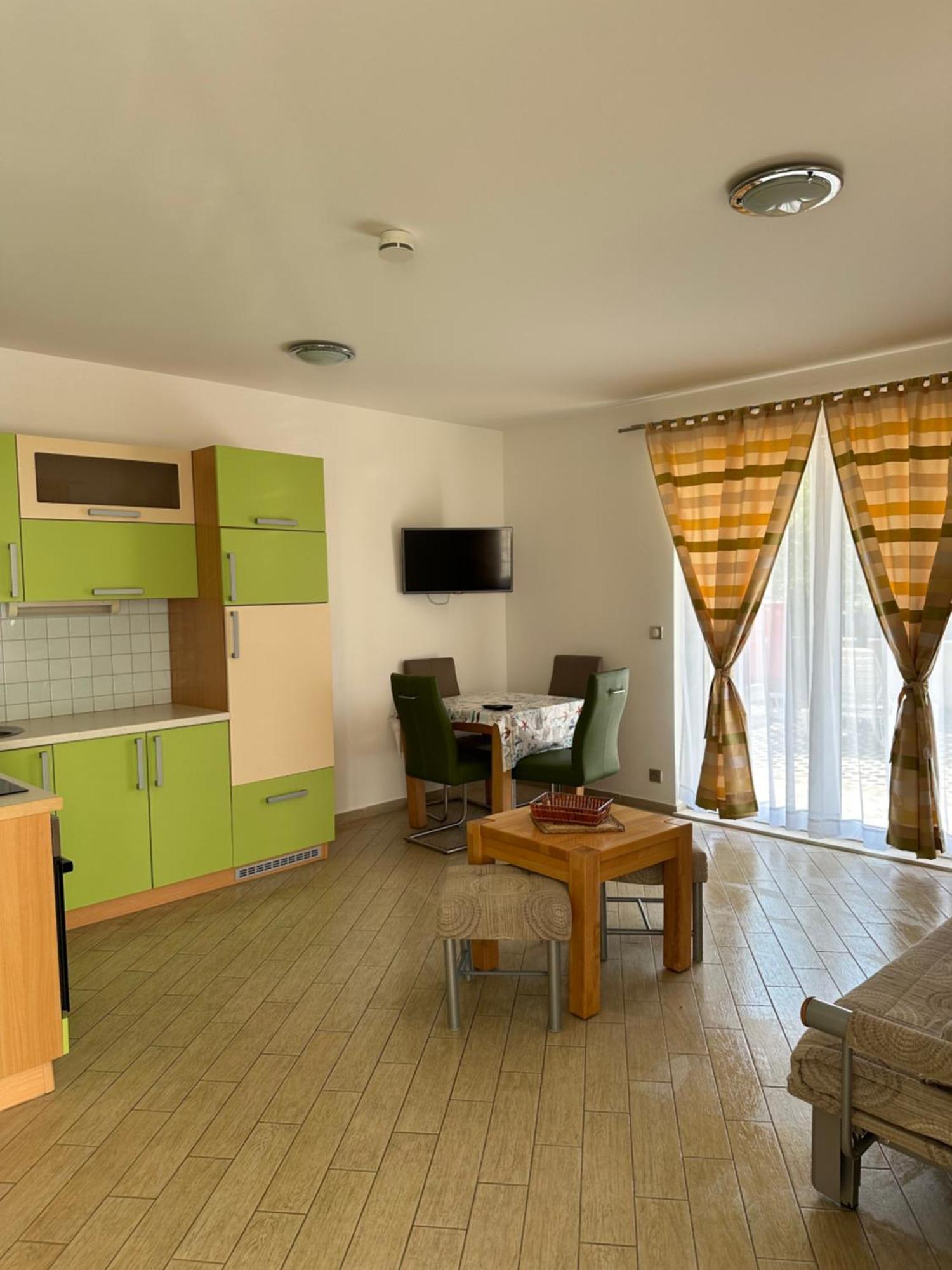 Apartments Villa Eva สลาโน ภายนอก รูปภาพ