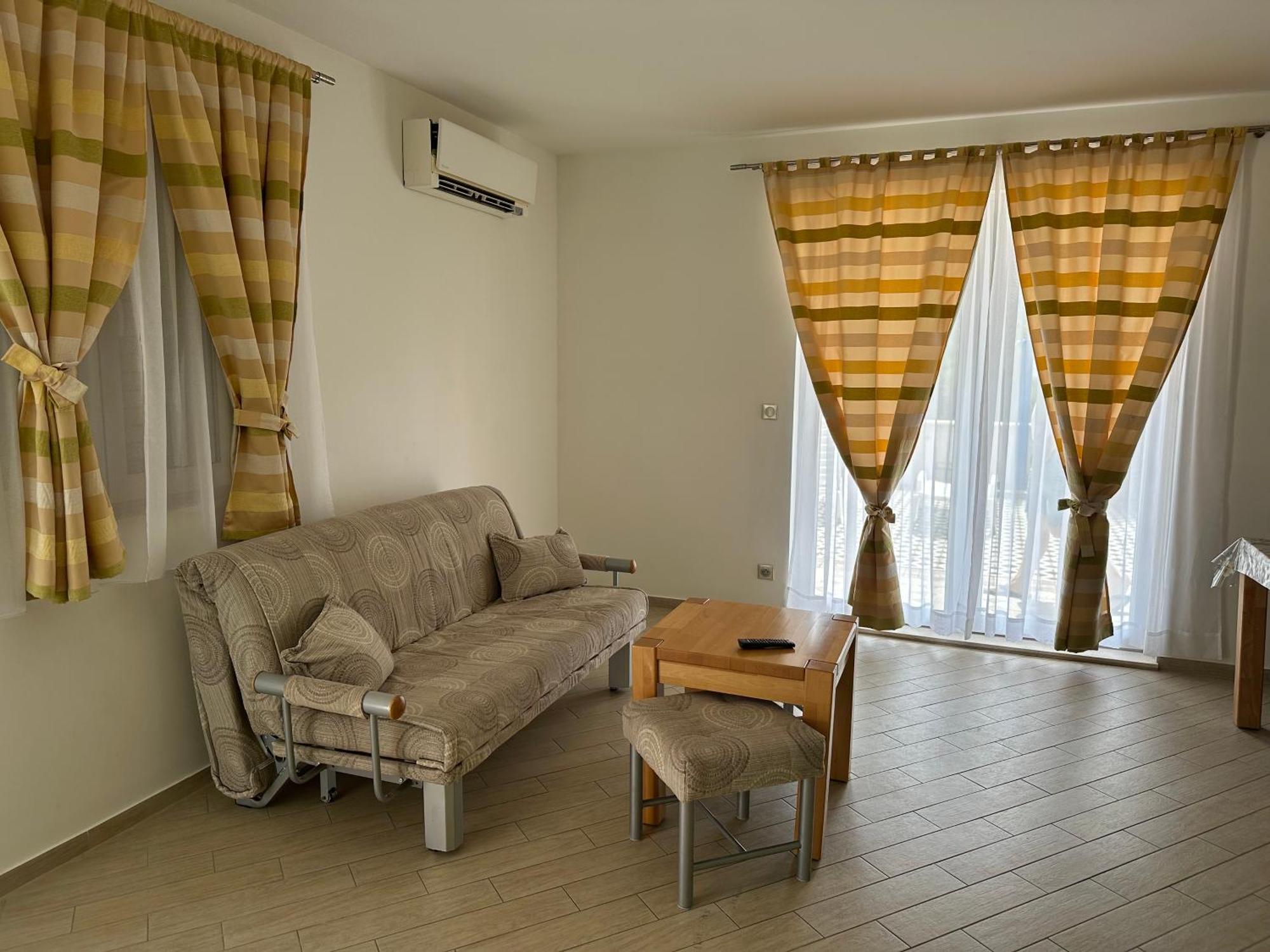 Apartments Villa Eva สลาโน ภายนอก รูปภาพ