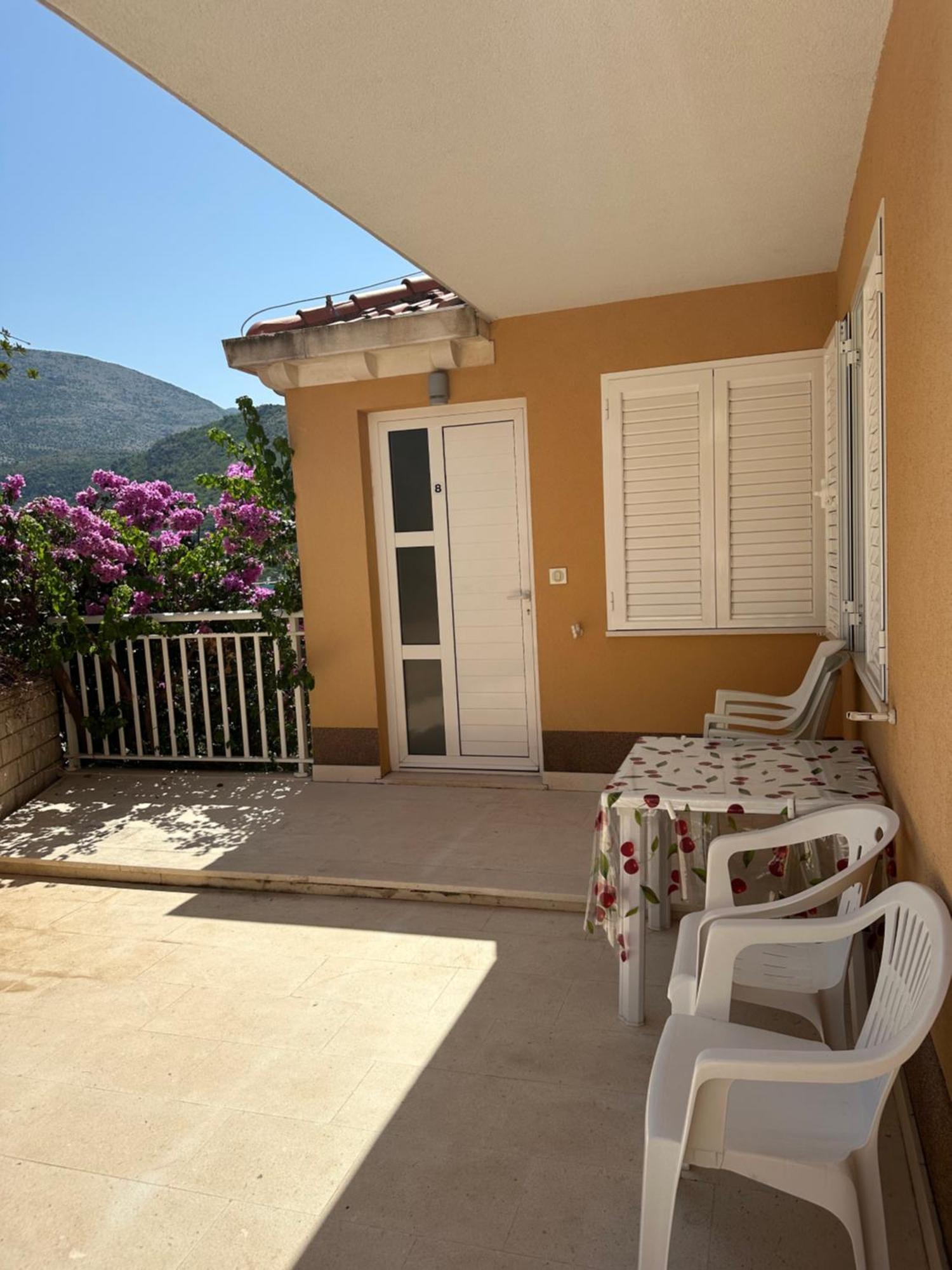 Apartments Villa Eva สลาโน ภายนอก รูปภาพ