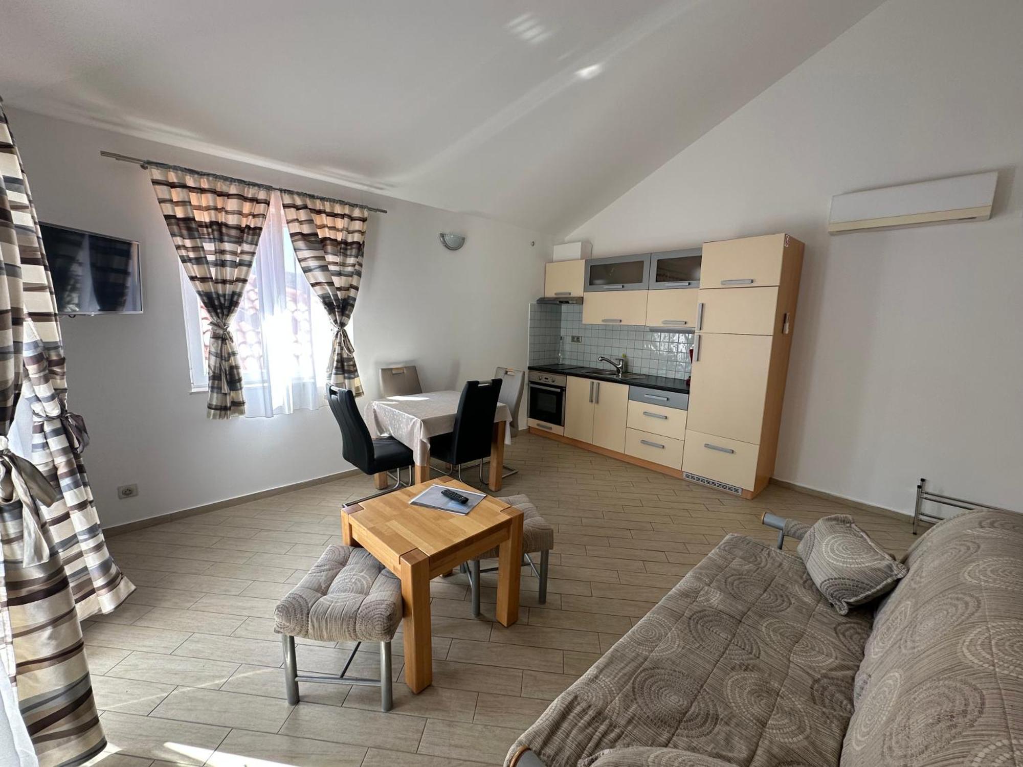 Apartments Villa Eva สลาโน ภายนอก รูปภาพ