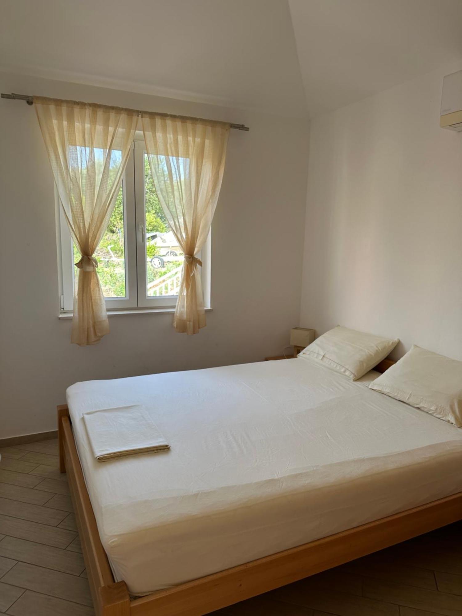 Apartments Villa Eva สลาโน ภายนอก รูปภาพ