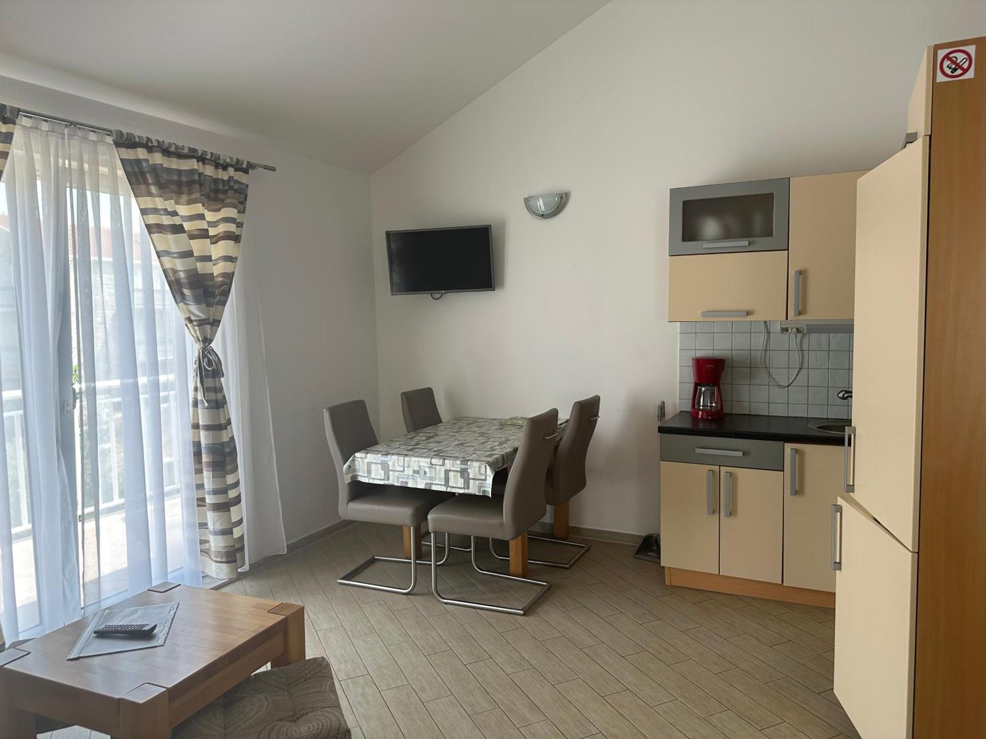 Apartments Villa Eva สลาโน ภายนอก รูปภาพ
